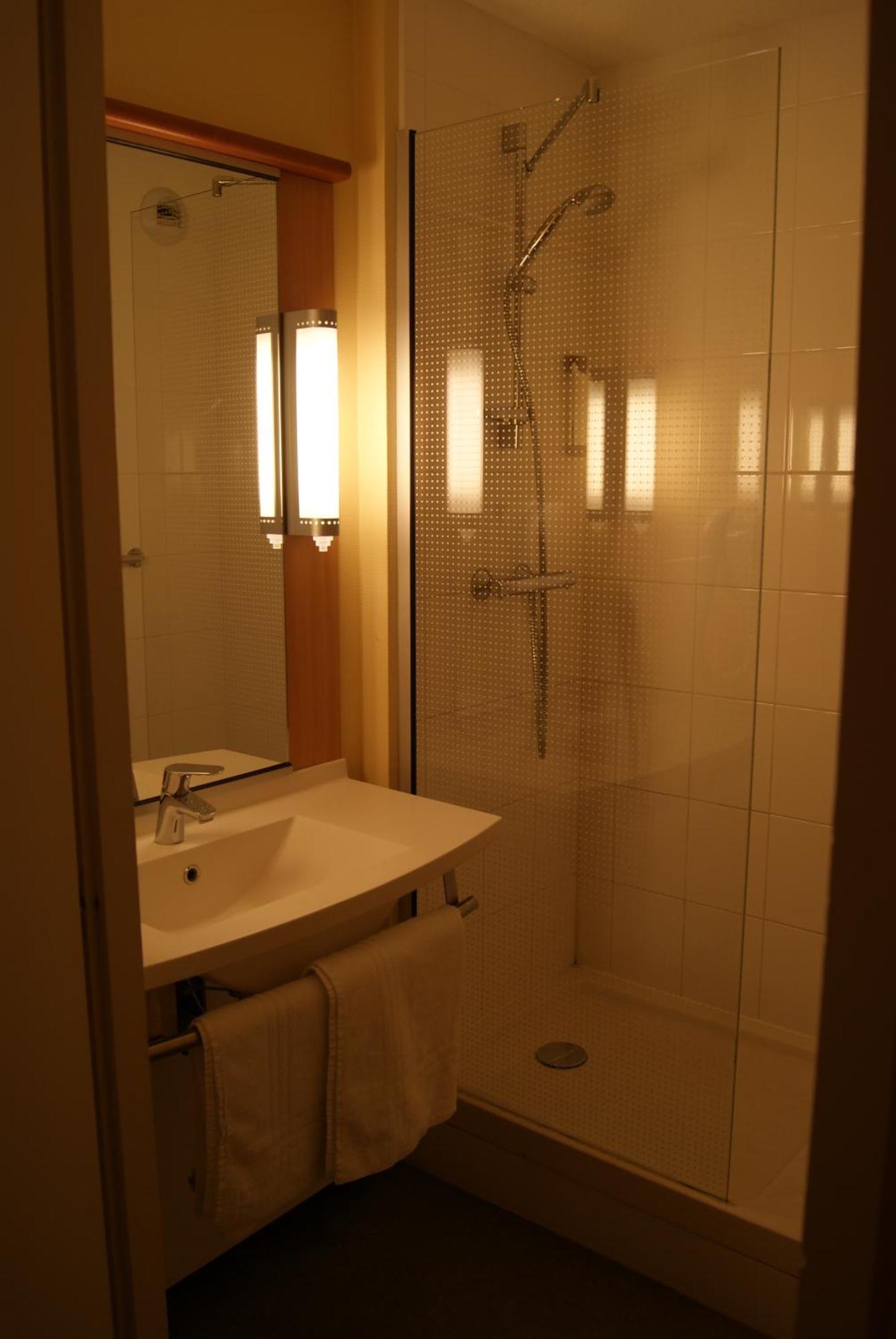 Hotel Ibis Nevers Zimmer foto